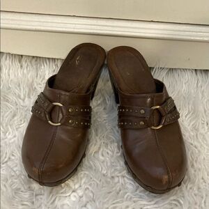 Vintage Brown studded clogs Mules Size 6.5
